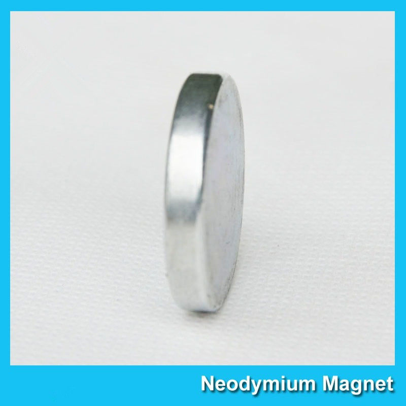 Gumus Renk Dairesel Neodim Miknatislar Kucuk Disk N52 Sinif 25mm X 2mm