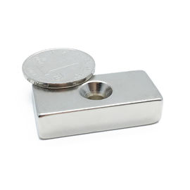 satın al 20 * 10 * 3mm N35 Vida Delikli Neodim Blok Gömme Mıknatıslar online manufacture