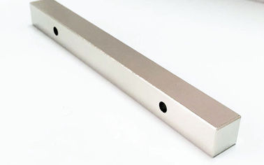satın al N52 Süper Güçlü Neodim Mıknatıslar, Delikli Blok Şekilli Yüksek Mukavemetli online manufacture
